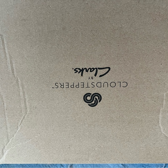 Clarks Cloudsteppers Ankle Boots New in Box - Picture 11 of 13